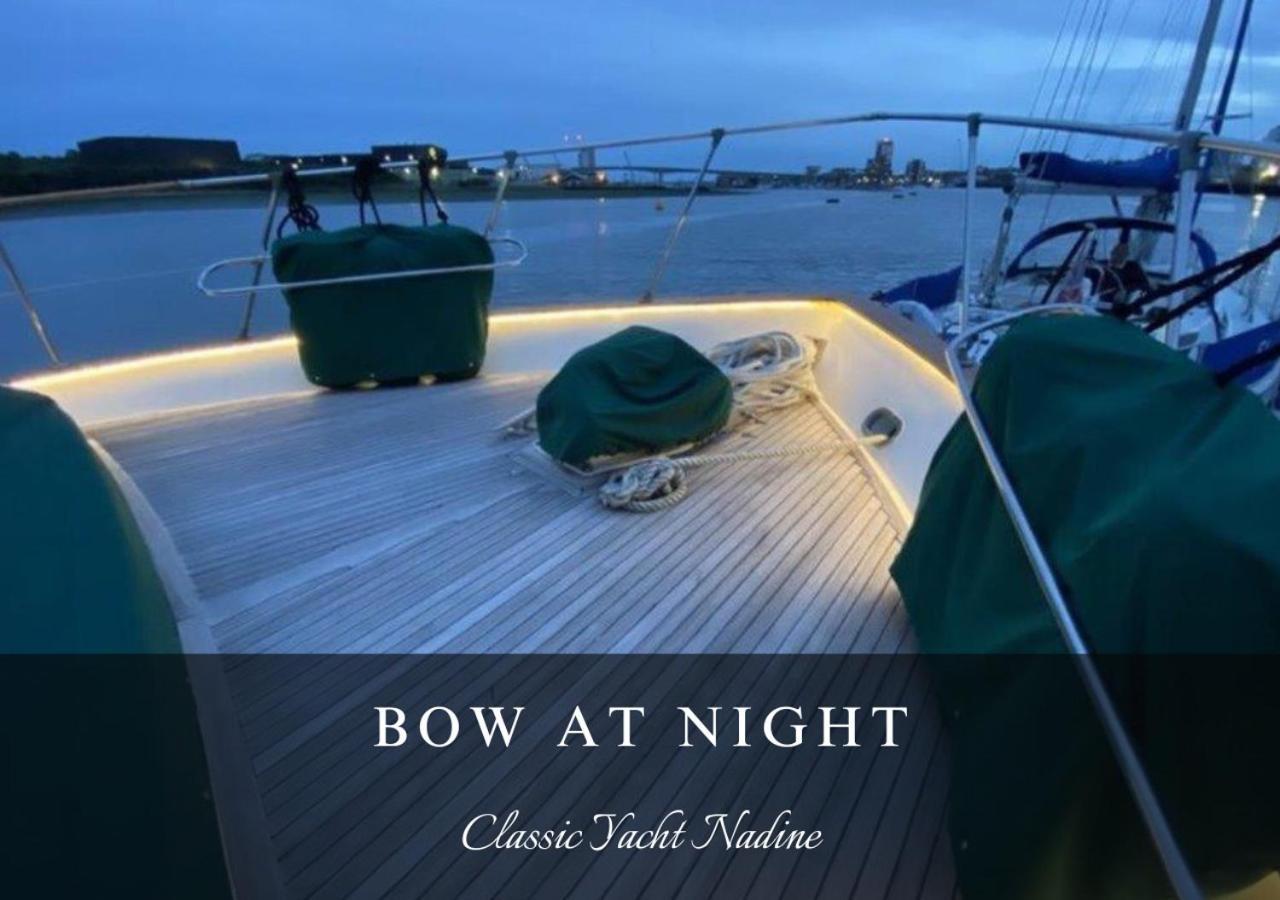 Classic Yacht Nadine In Poole Harbour, Dorset, With A Hot Tub Jacuzzi Exterior photo